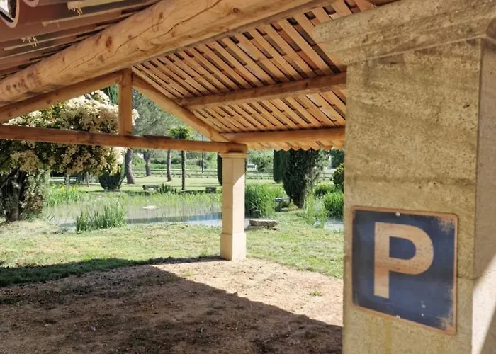 Le Figuier - La Roseraie Du Val'ensoleille וואלנסול